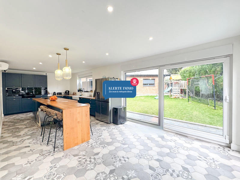 Maison - 316 m² - 10 pièces