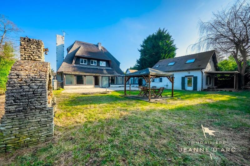 Propriété - 260 m² - 10 pièces