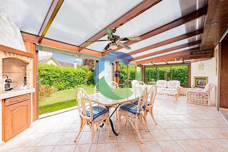 Maison - 215 m² - 8 pièces