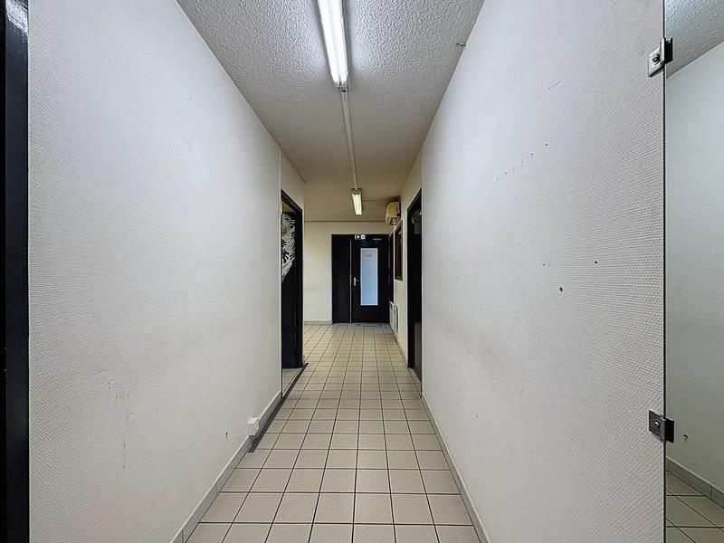 Bureau - 244 m² - 3 pièces