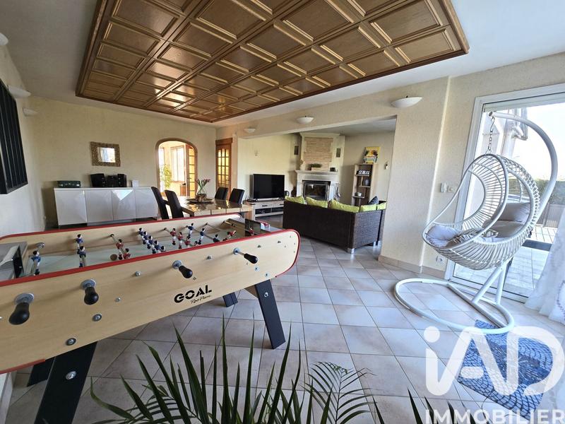 Maison - 161 m² - 6 pièces