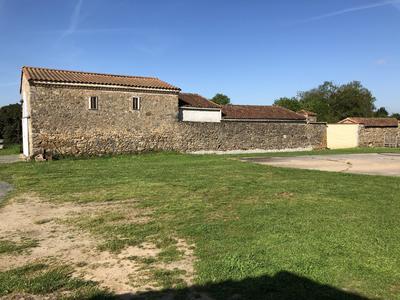 Maison - 250 m² - 4 pièces