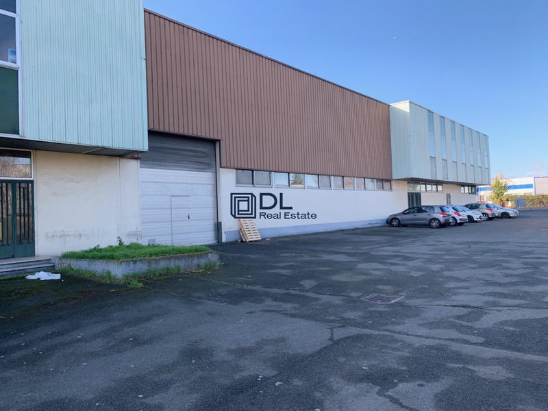 Entrepôt - 5 857 m²