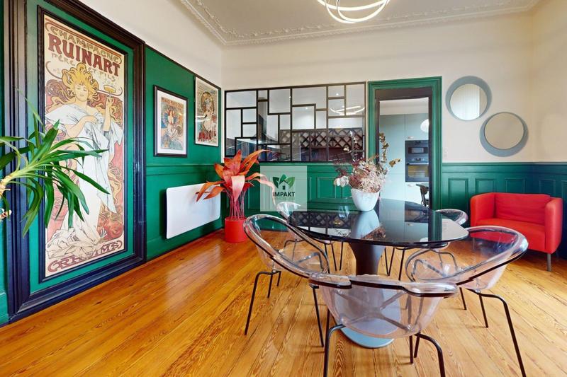 Appartement - 95 m² - 4 pièces