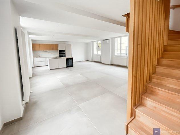 Appartement - 160 m² - 6 pièces