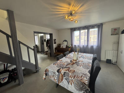 Maison - 110 m² - 4 pièces