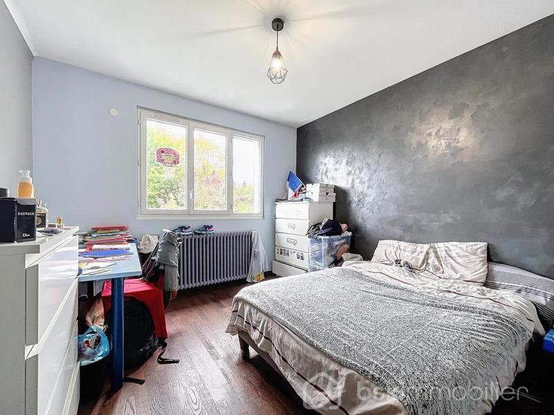 Maison traditionnelle - 190 m² - 9 pièces