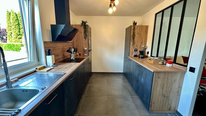 Maison - 98 m² - 5 pièces