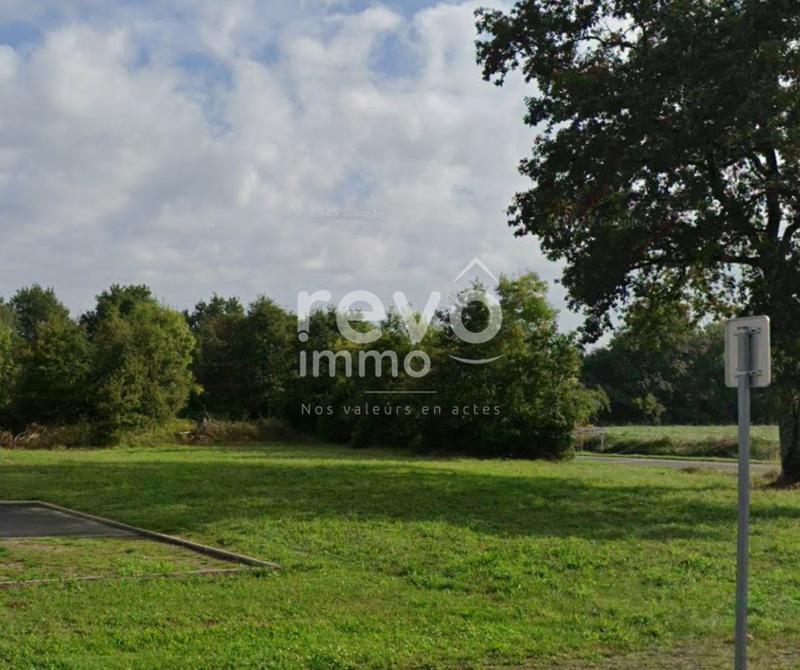 Terrain constructible - 900 m²