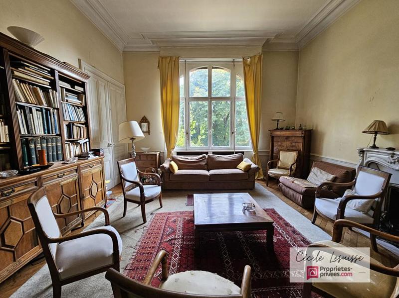 Maison - 451 m² - 15 pièces