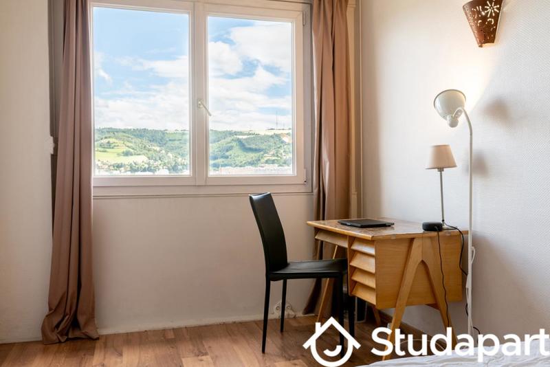 Chambre - 9 m² - 1 pièce