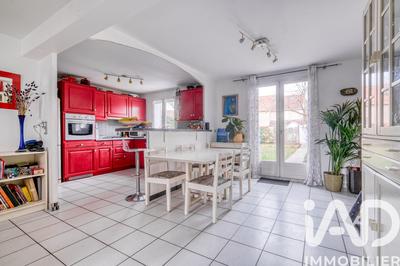 Maison - 96 m² - 6 pièces