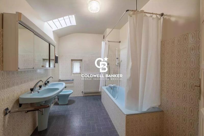 Maison - 206 m² - 10 pièces