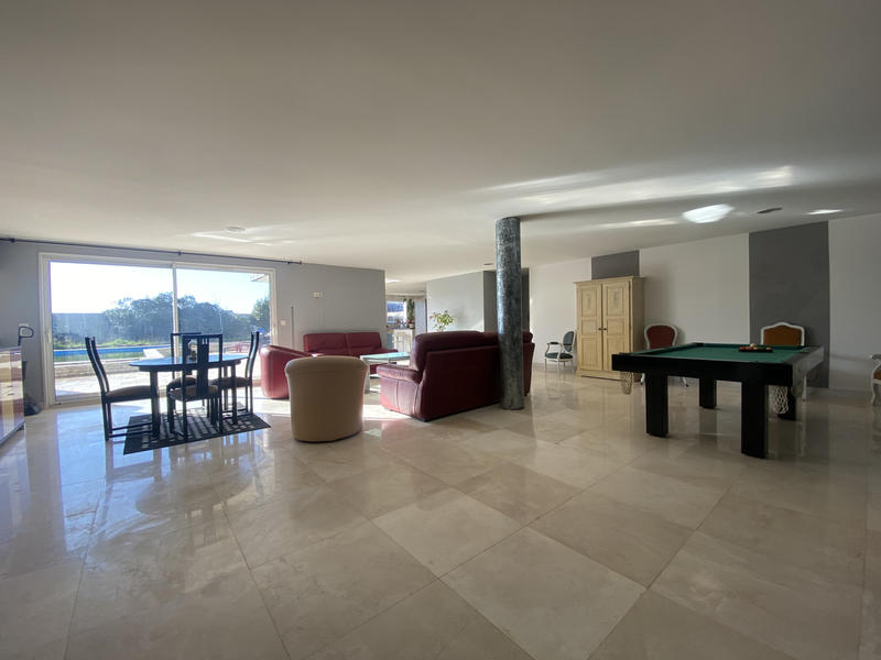 Villa - 370 m² - 8 pièces