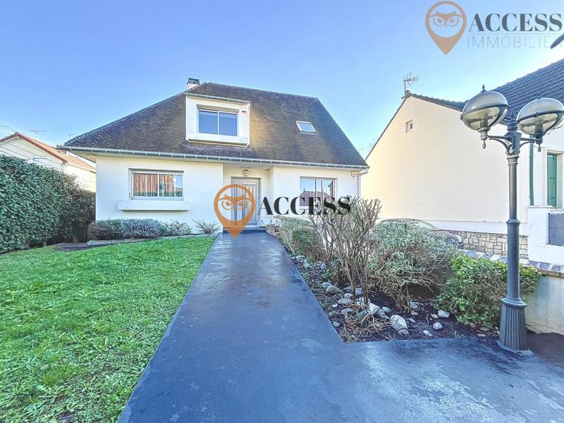 Maison - 218 m² - 8 pièces