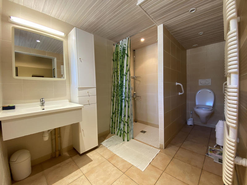 Maison - 216 m² - 9 pièces