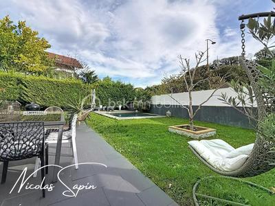 Maison - 101 m² - 5 pièces