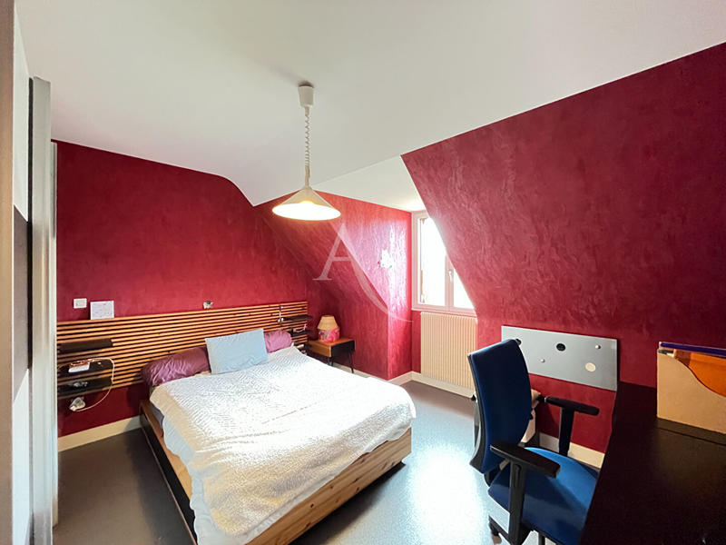 Maison - 184 m² - 7 pièces