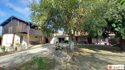 Maison - 220 m² - 6 pièces