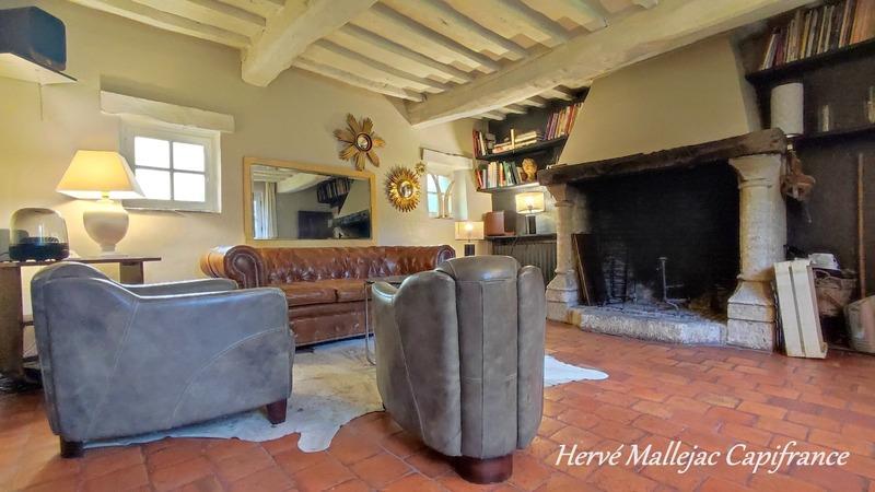 Maison - 212 m² - 10 pièces