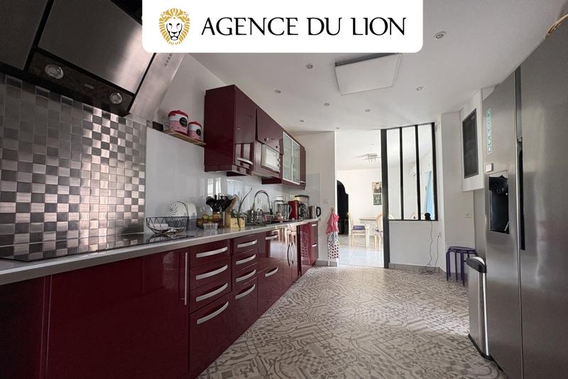 Propriété - 359 m² - 13 pièces