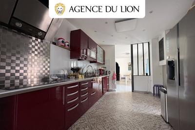 Propriété - 359 m² - 13 pièces