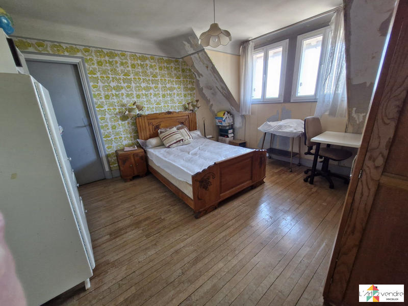 Maison - 249 m² - 9 pièces