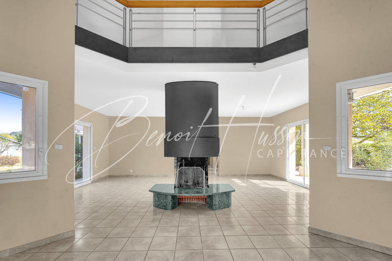 Maison - 225 m² - 6 pièces