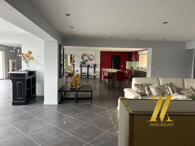 Maison contemporaine - 270 m² - 7 pièces