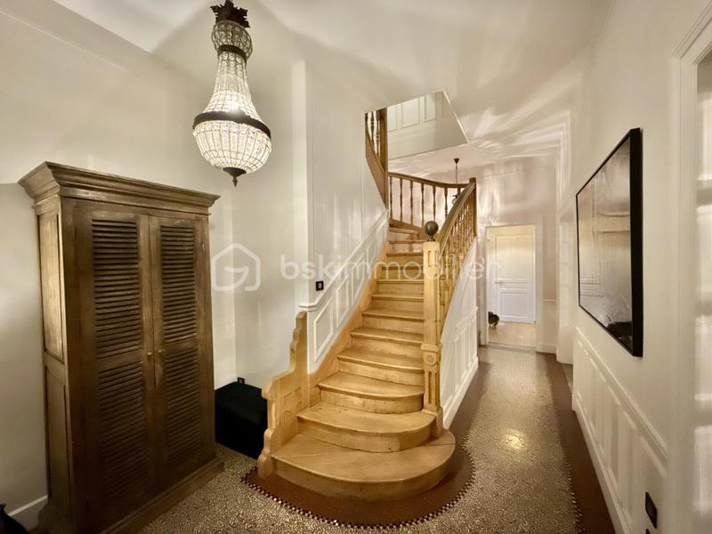 Demeure - 200 m² - 6 pièces