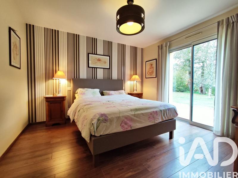 Maison - 206 m² - 8 pièces