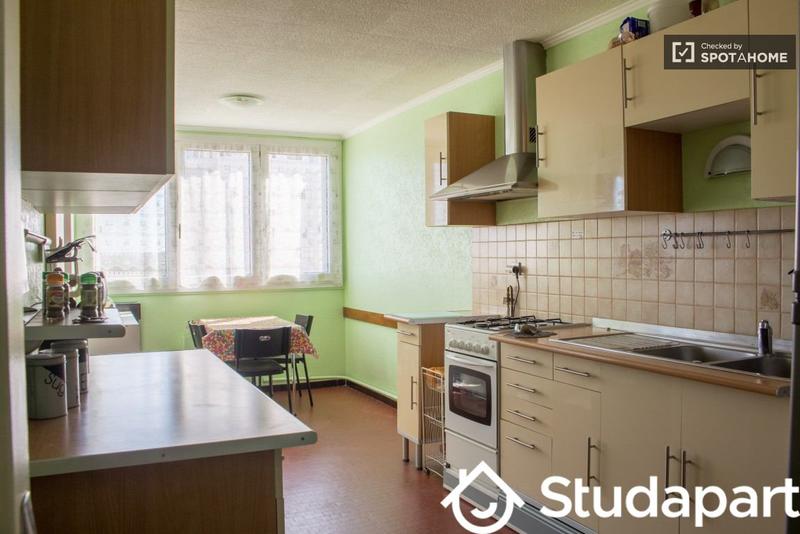 Chambre - 11 m² - 1 pièce