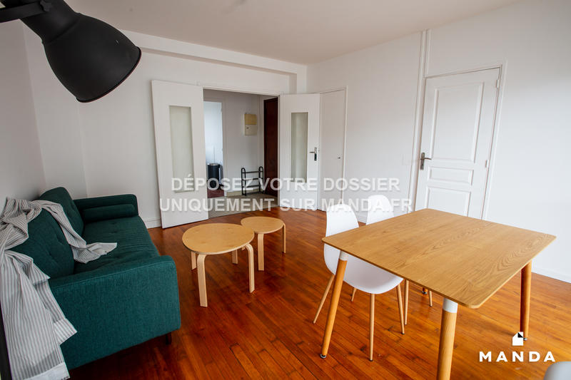 Chambre - 12 m² - 4 pièces