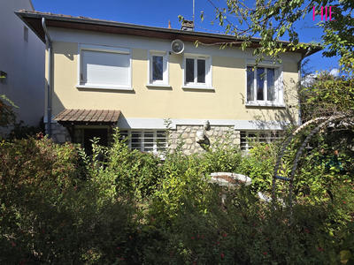 Maison traditionnelle - 85 m² - 3 pièces