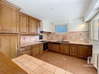 Maison - 180 m² - 5 pièces