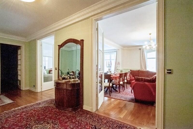 Appartement bourgeois - 228 m² - 6 pièces