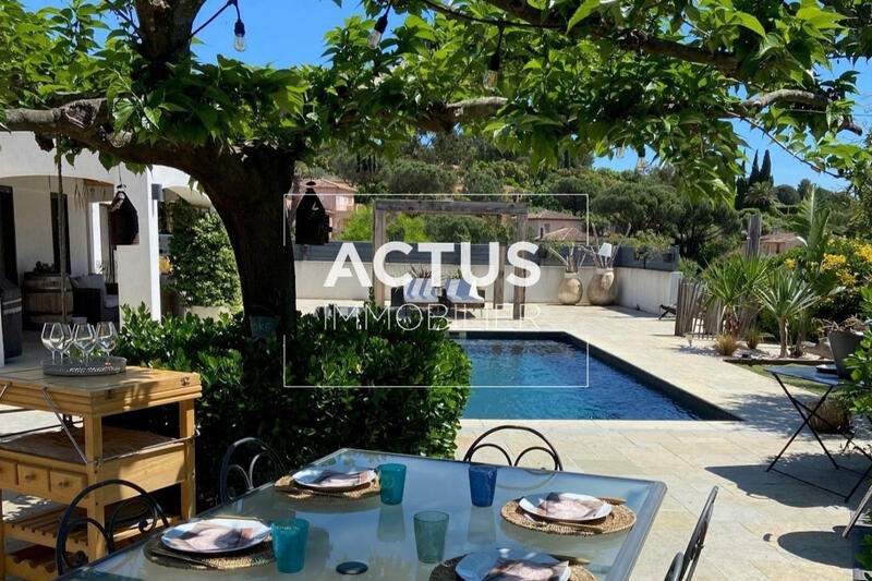 Maison - 265 m² - 11 pièces