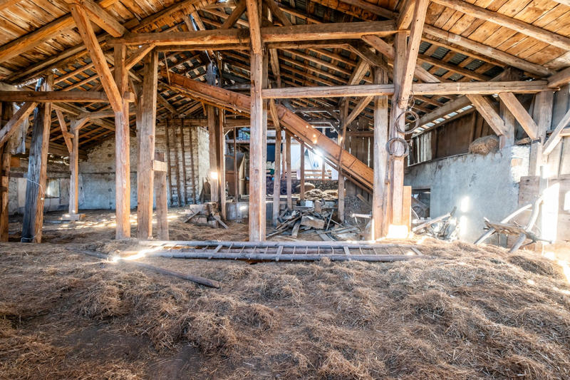 Ferme - 710 m² - 4 pièces