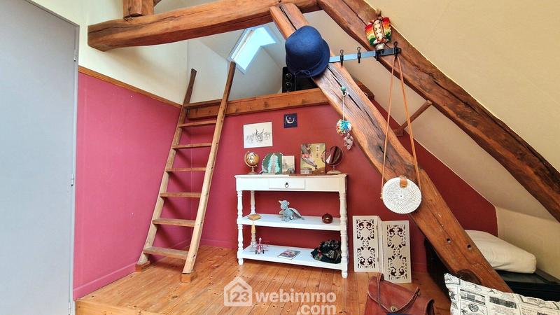 Maison - 210 m² - 6 pièces