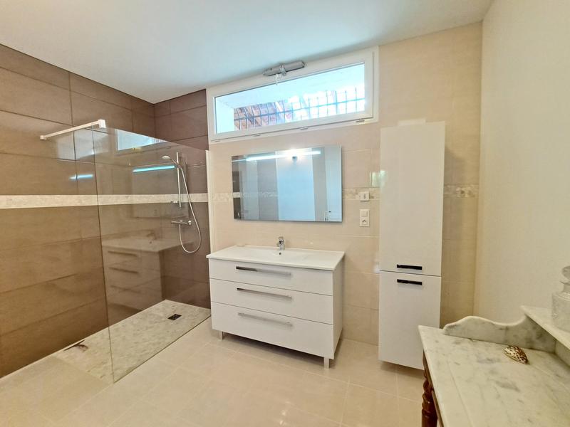 Maison - 292 m² - 14 pièces