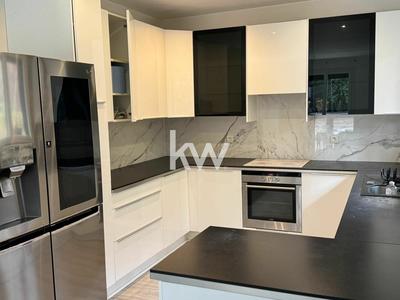 Maison - 200 m² - 8 pièces