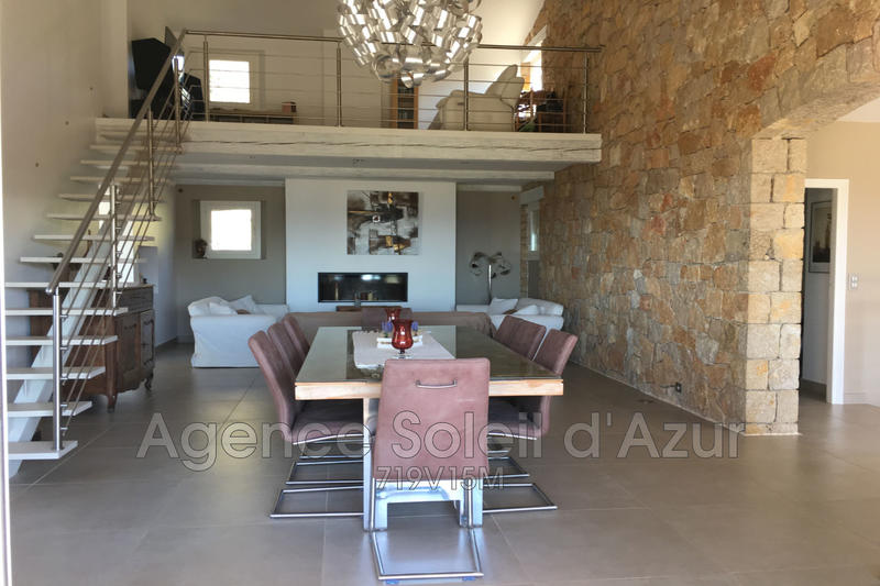 Maison - 210 m² - 7 pièces