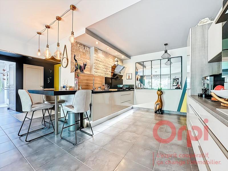 Appartement - 75 m² - 3 pièces