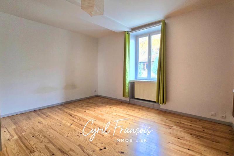 Maison - 212 m² - 8 pièces