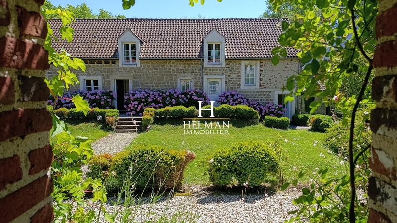 Maison - 738 m² - 10 pièces