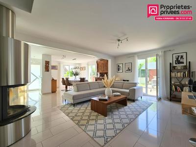 Maison - 170 m² - 6 pièces