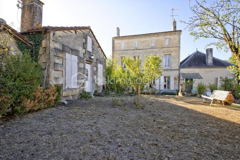 Maison en pierre - 255 m² - 8 pièces