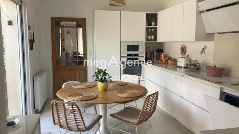 Maison - 205 m² - 8 pièces