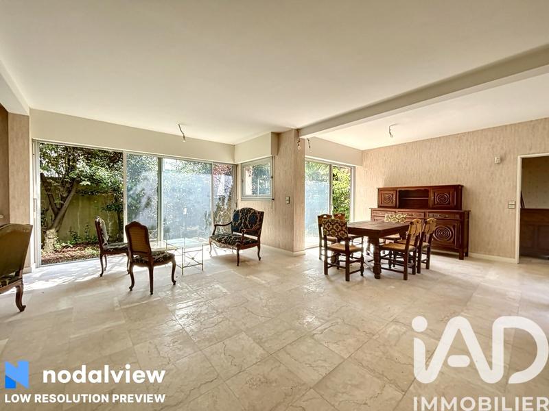 Maison de maîtres - 315 m² - 9 pièces