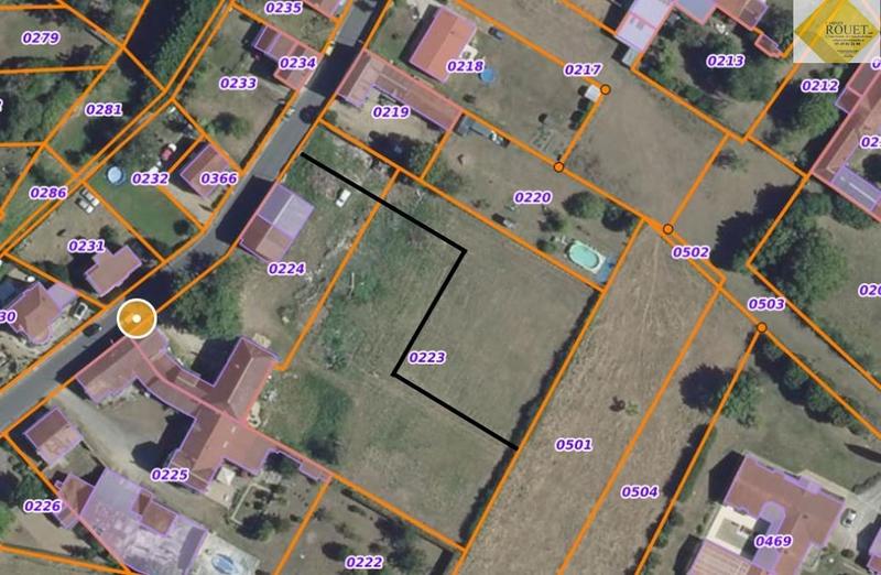 Terrain constructible - 1 400 m²